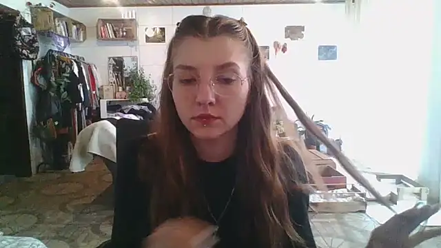 SweetyBabyDemon online show from 10.28.25