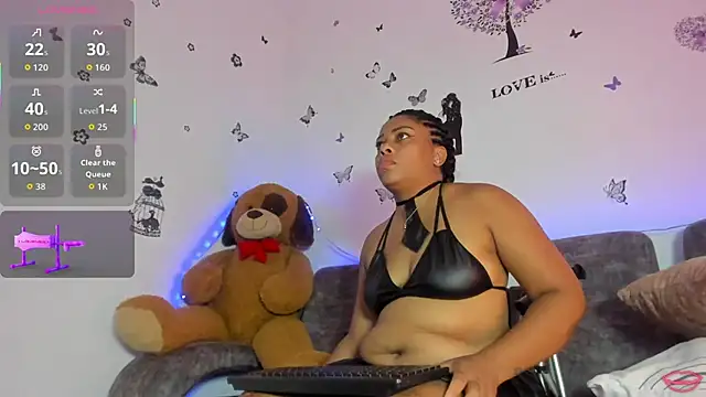 BrianaHazel online show from 11.13.25