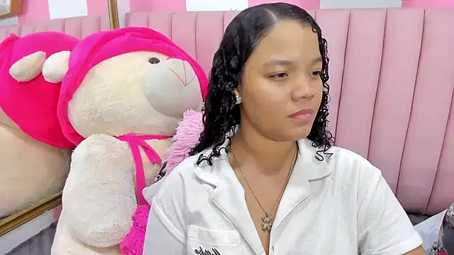 ISABELLA 020 online show from 11.24.25