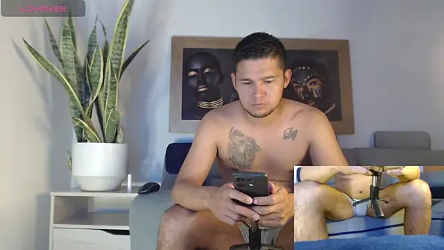 henrique Batman Latex017 online show from 01.29.25