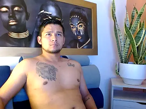 henrique Batman Latex017 online show from 02.02.25