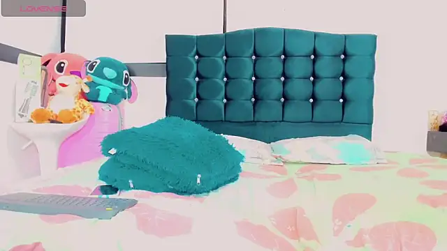  Riannagarcia  online show from 02.20.25