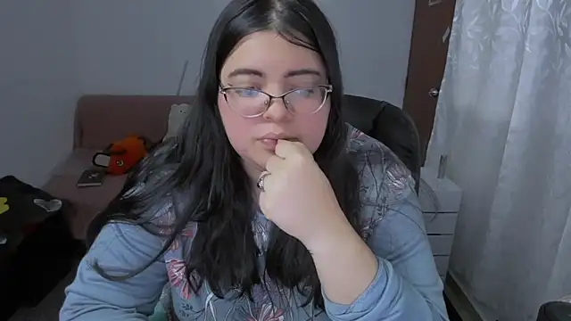 Aria Fullbuster online show from 11.15.25