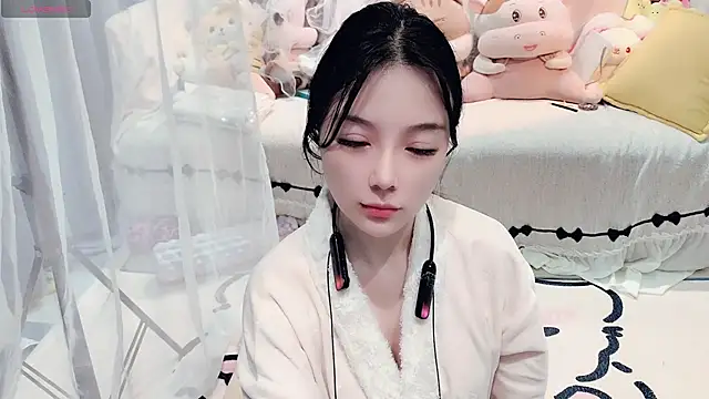 AKiKi711 online show from 04.01.26