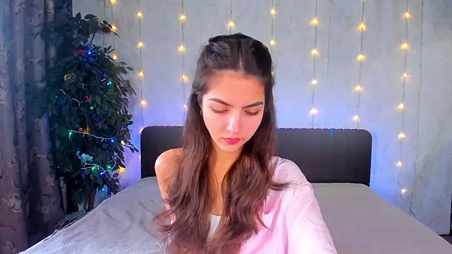 Milana Crystal  online show from 12.03.25