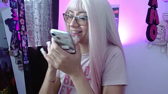 Snapshot of squirt_charlott chatting on 09.20.25 squirt charlott online show from 09.20.25