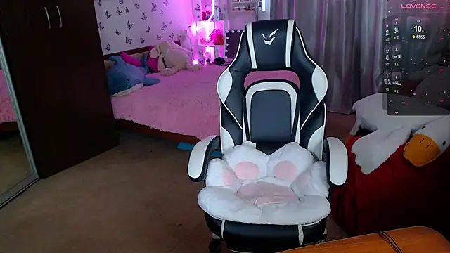 Sidney blush online show from 02.27.26