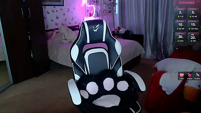 Sidney blush online show from 03.26.26