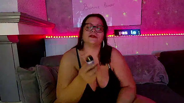 Lola-squirt online show from 01.16.26