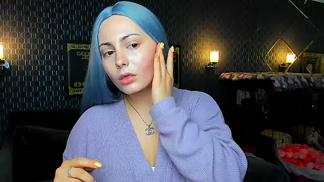 Snapshot of _extraterrestrial_ chatting on 10.16.25 extraterrestrial online show from 10.16.25