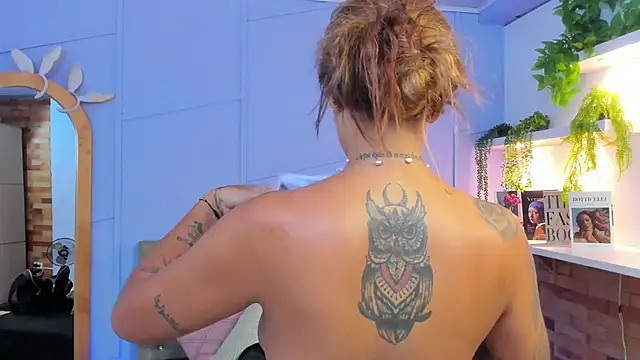 Snapshot of Georgina-coule chatting on 01.07.25 Georgina-coule online show from 01.07.25