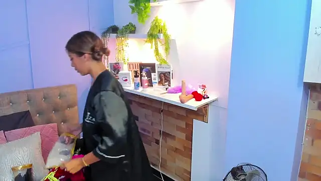 Snapshot of Georgina-coule chatting on 01.09.25 Georgina-coule online show from 01.09.25