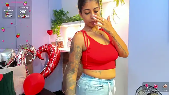 Snapshot of Georgina-coule chatting on 02.18.25 Georgina-coule online show from 02.18.25