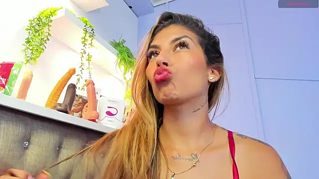 Snapshot of Georgina-coule chatting on 03.03.25 Georgina-coule online show from 03.03.25