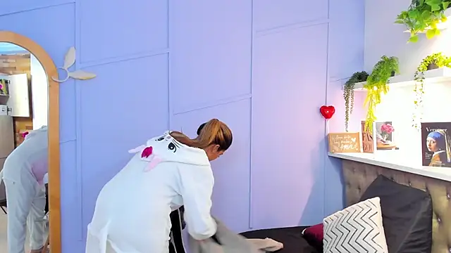 Snapshot of Georgina-coule chatting on 03.05.25 Georgina-coule online show from 03.05.25