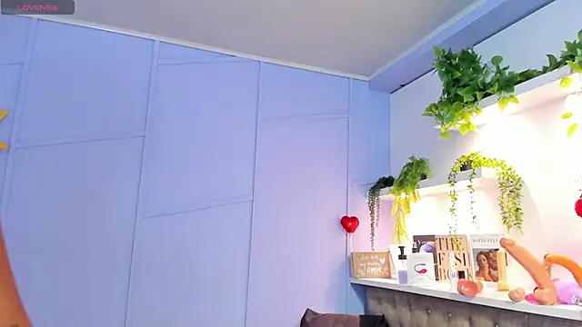 Snapshot of Georgina-coule chatting on 03.12.25 Georgina-coule online show from 03.12.25