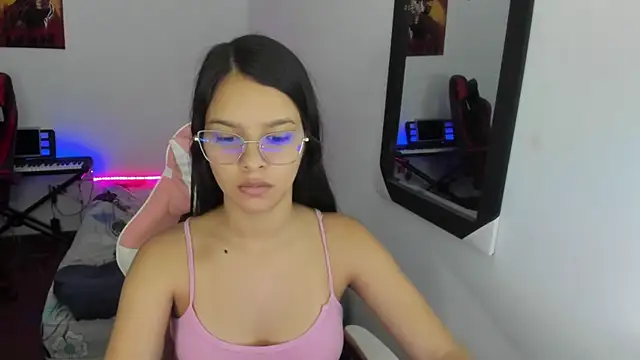 Snapshot of jessi_and_boy chatting on 12.14.25 jessi and boy online show from 12.14.25