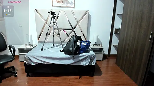 Kylie2211 online show from 09.13.25