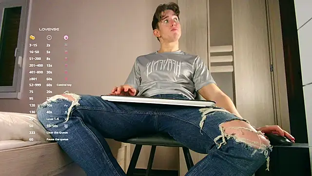 ChristianLevine  online show from 12.01.25