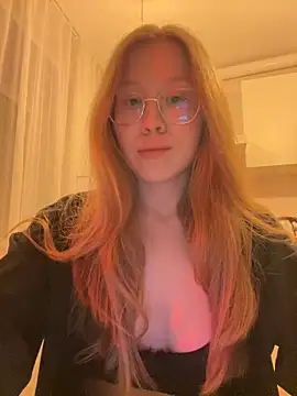 Eva Weyne online show from 12.27.24