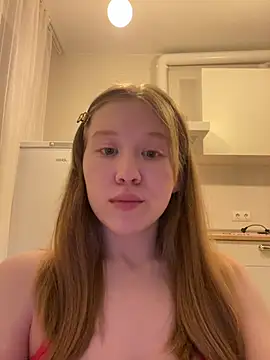 Snapshot of Eva_Weyne chatting on 04.24.26 Eva Weyne online show from 04.24.26