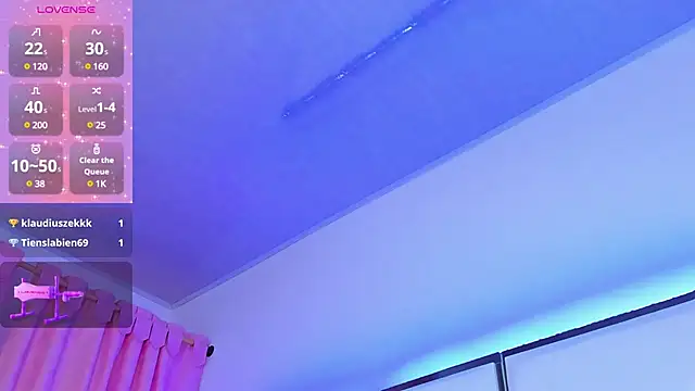 Snapshot of SarayRoyse chatting on 02.06.25 SarayRoyse online show from 02.06.25