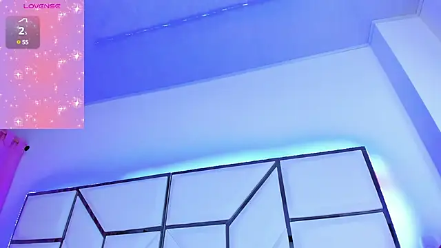 Snapshot of SarayRoyse chatting on 02.08.25 SarayRoyse online show from 02.08.25