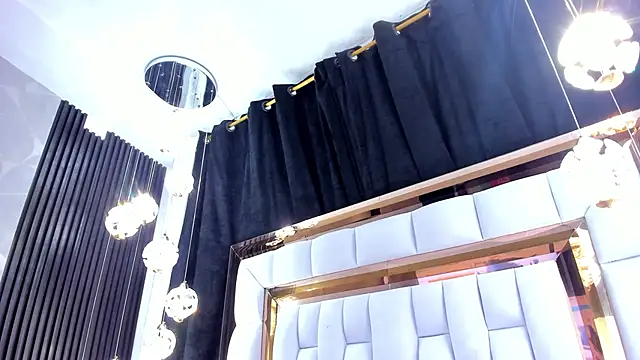 Snapshot of SarayRoyse chatting on 09.27.25 SarayRoyse online show from 09.27.25