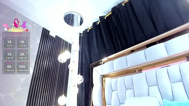 Snapshot of SarayRoyse chatting on 10.15.25 SarayRoyse online show from 10.15.25