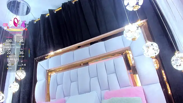 Snapshot of SarayRoyse chatting on 11.28.25 SarayRoyse online show from 11.28.25