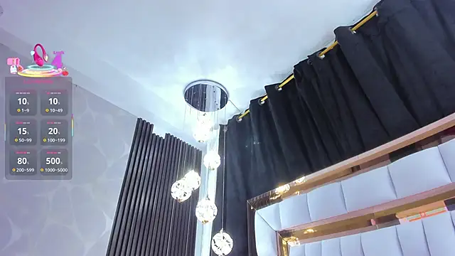 Snapshot of SarayRoyse chatting on 12.17.25 SarayRoyse online show from 12.17.25