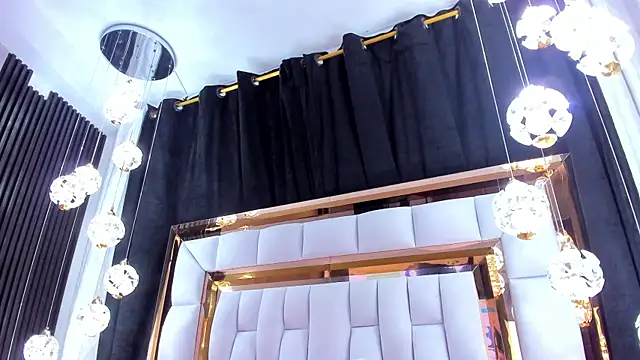 SarayRoyse online show from 01.16.26