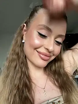 Snapshot of Sweet__Milly chatting on 05.18.26 Sweet Milly online show from 05.18.26