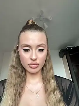 Snapshot of Sweet__Milly chatting on 05.21.26 Sweet Milly online show from 05.21.26