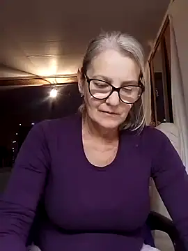 irinamaux online show from 10.28.25