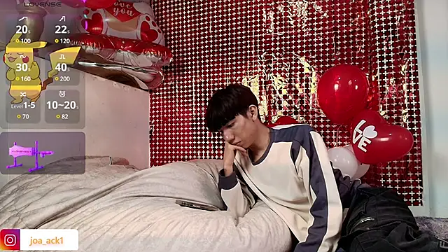 Levii Ackermann online show from 02.11.25