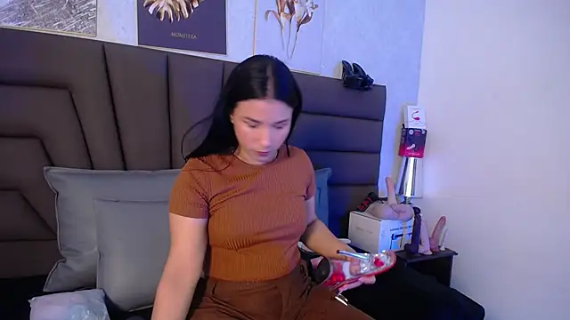 Sofi Perez  online show from 03.30.26