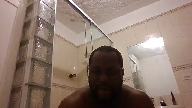 Snapshot of Bighood_T chatting on 12.15.25 Bighood T online show from 12.15.25