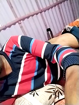 Snapshot of ErRakesh1 chatting on 11.11.25 ErRakesh1 online show from 11.11.25