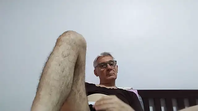 Snapshot of BIGUNCUTHARDCOCK chatting on 06.25.26 BIGUNCUTHARDCOCK online show from 06.25.26