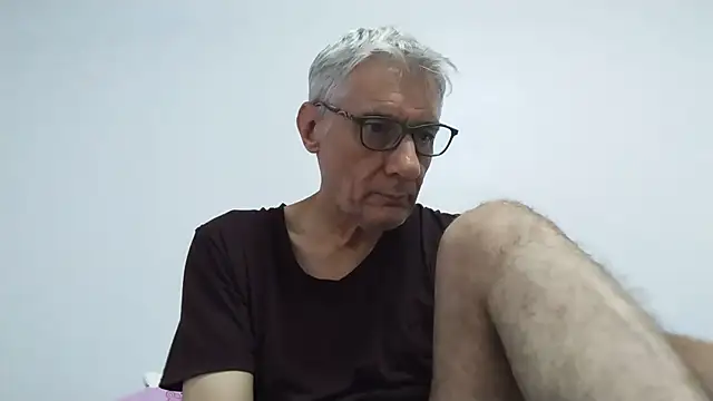 Snapshot of BIGUNCUTHARDCOCK chatting on 06.29.26 BIGUNCUTHARDCOCK online show from 06.29.26