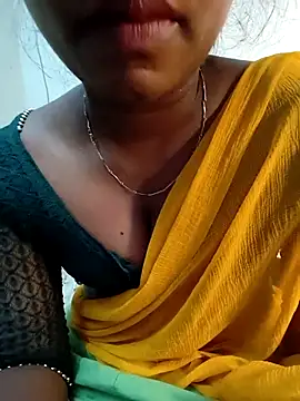 Snapshot of tamilachi4u chatting on 03.04.25 tamilachi4u online show from 03.04.25