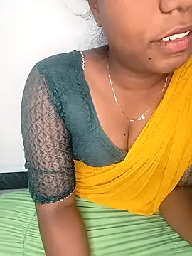 Snapshot of tamilachi4u chatting on 03.05.25 tamilachi4u online show from 03.05.25