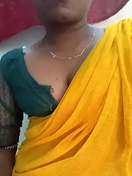 Snapshot of tamilachi4u chatting on 03.05.25 tamilachi4u online show from 03.05.25