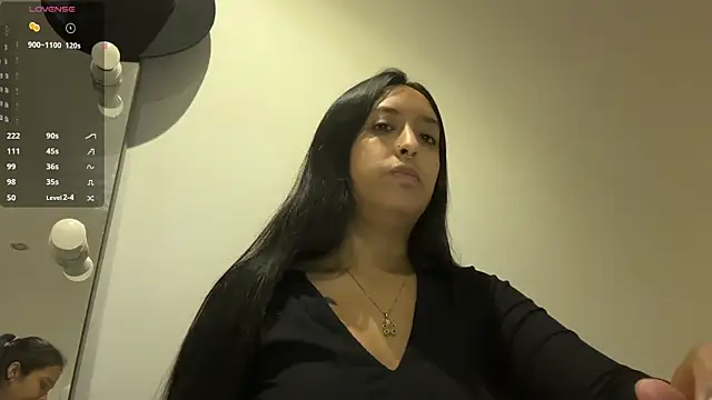 Snapshot of 2SummerLove1 chatting on 02.26.25 2SummerLove1 online show from 02.26.25