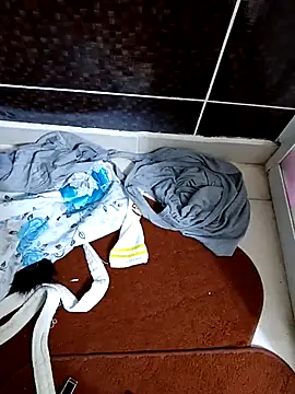 modelturanist27 online show from 04.24.26