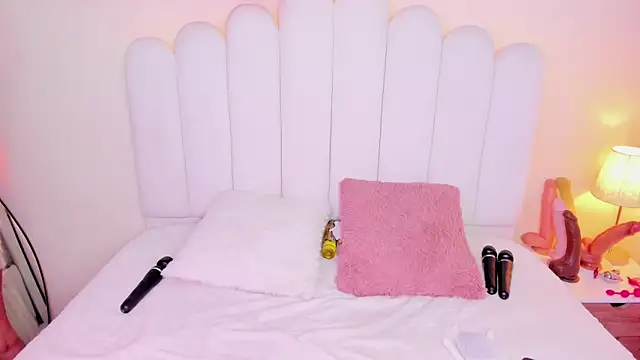 Cristal horny69 online show from 04.21.26