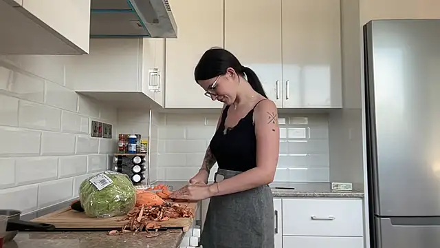 RoxiBlack online show from 11.10.25