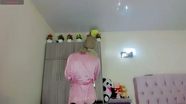 Victoria Kastelo online show from 12.12.24