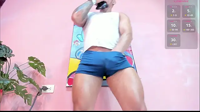 Snapshot of lean_arcos chatting on 12.14.24 lean arcos online show from 12.14.24